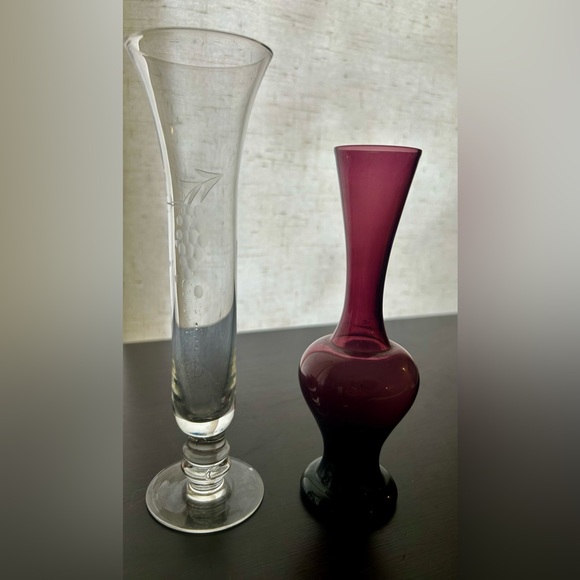 2 vintage bud vases. Amethyst 6” and 7.25” etched glass with grapes. - Picture 1 of 11
